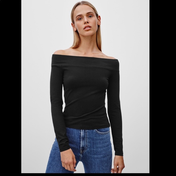 Aritzia Tops - Aritzia yardly off the shoulder top Talula xxs